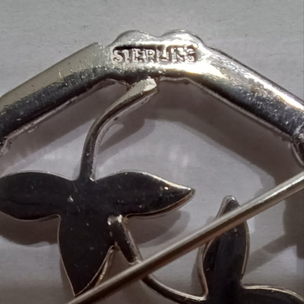 Brooch - Picture 2 of 2